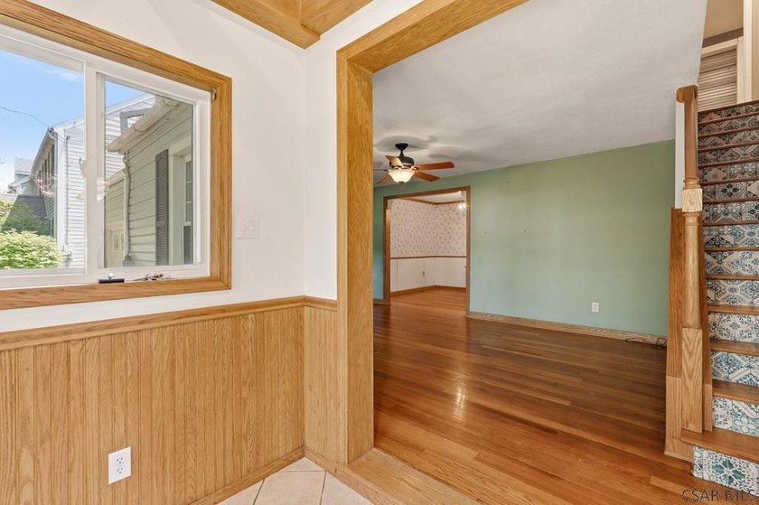 Welcome to 725 Wayne Street, a stunning and meticulously - photo 5