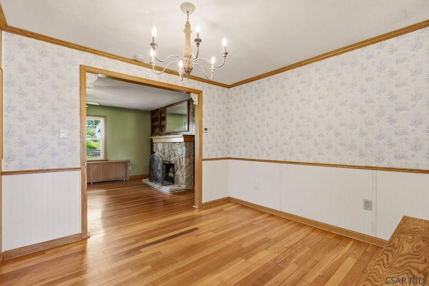Welcome to 725 Wayne Street, a stunning and meticulously - photo 10