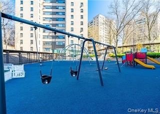STOP BY TO VIEW THIS 2 BEDROOM APARTMENT OVERLOOKING THE - photo 4