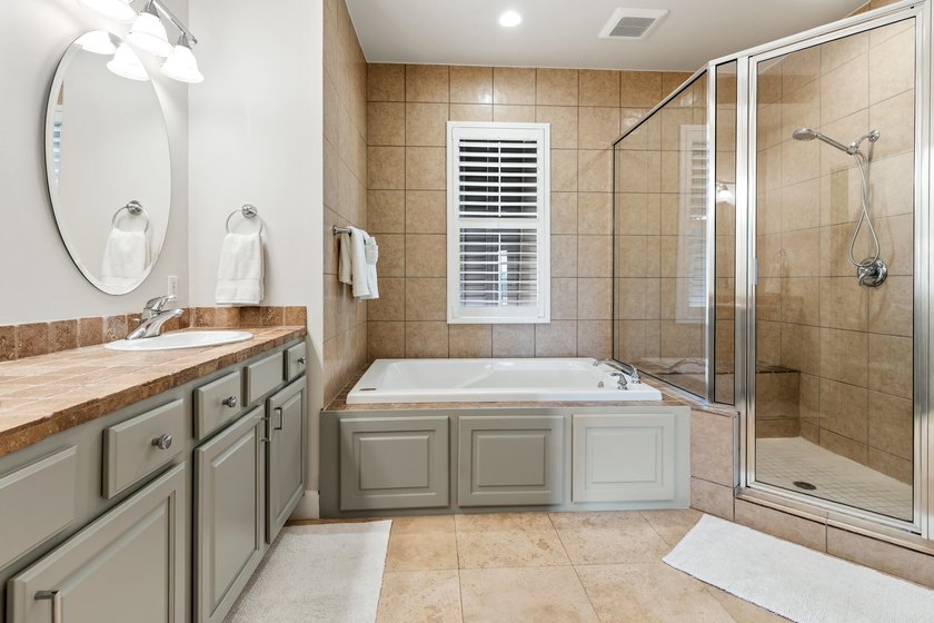Best-priced large one-level furnished condo in desirable Pine - photo 17