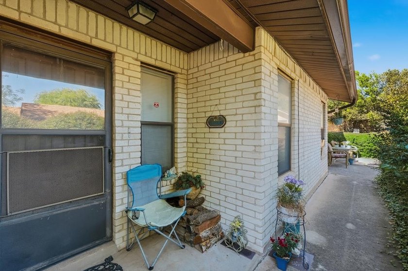 Located outside the flood zone but in the heart of Kerrville, a - photo 24