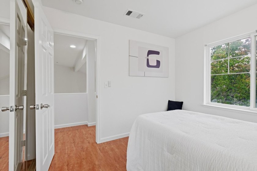 Gorgeous Single Family home with 3 Bedrooms and 2.5 Bath - photo 27