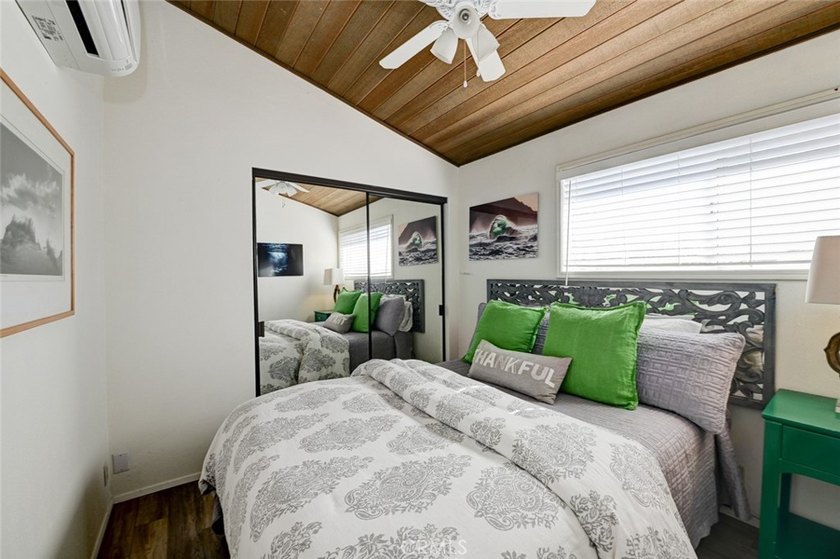 LUXURY OCEANFRONT VACATION RENTAL. This turn-key rental is - photo 17