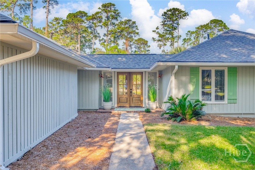 Move-in ready and beautifully renovated, this single-story - photo 2