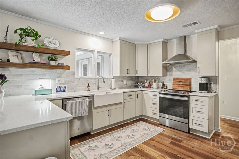 Move-in ready and beautifully renovated, this single-story - photo 10