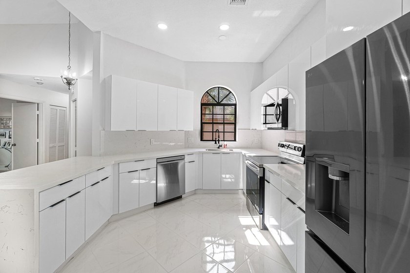 Discover the perfect blend of comfort, style, and convenience in - photo 5
