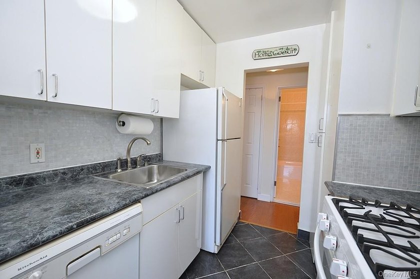 Welcome to Westchester Tower, a sought-after full-service - photo 12