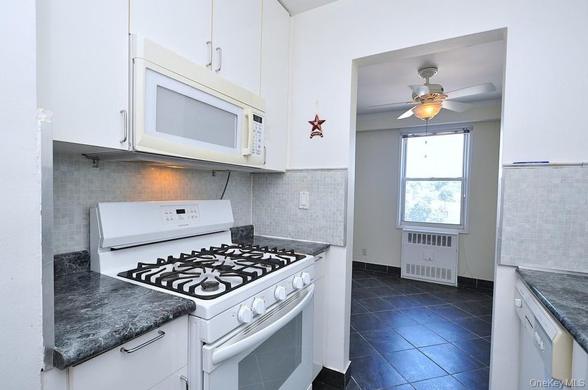 Welcome to Westchester Tower, a sought-after full-service - photo 13