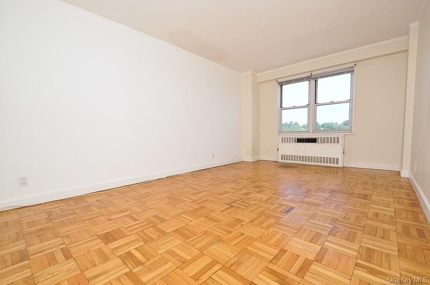 Welcome to Westchester Tower, a sought-after full-service - photo 22