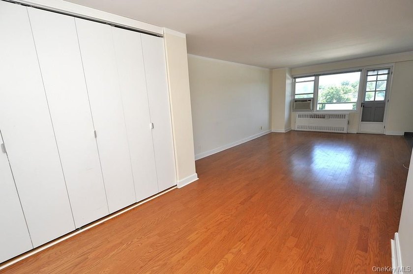 Welcome to Westchester Tower, a sought-after full-service - photo 27
