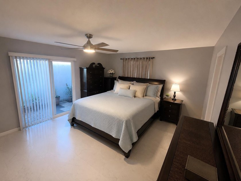 Welcome home to this charming one-bedroom, one-and-a-half-bath - photo 6