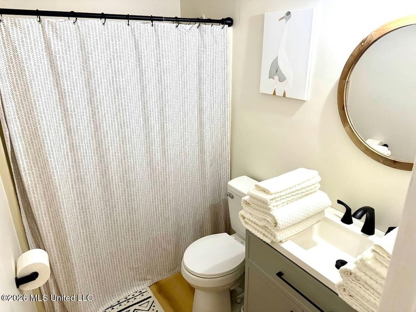 Welcome to this beautifully updated and fully furnished - photo 10