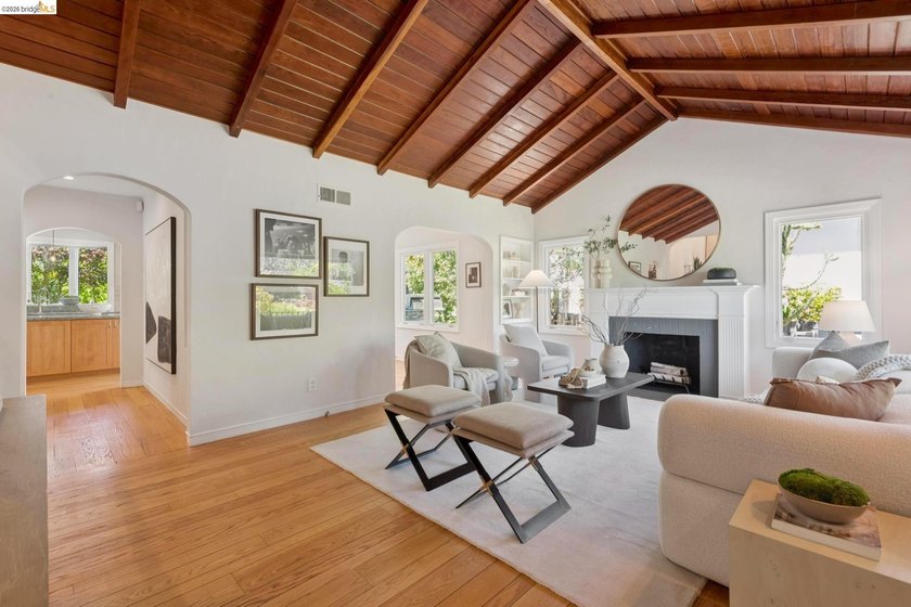 New listing. Exceptional Upper Oakmore Traditional with timeless - photo 8