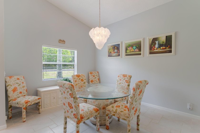 Welcome to this beautifully updated, fully furnished, turn-key - photo 9