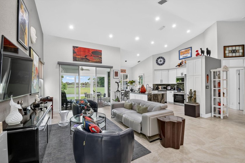Get ready for Extraordinary! This Decorator/Designer Renovated - photo 11