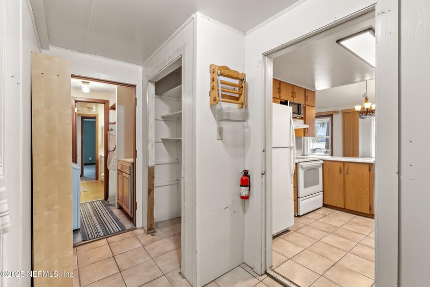 This immaculate and well loved lake home with additional cottage - photo 12