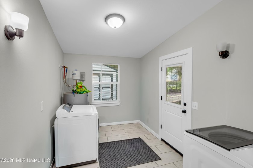 Welcome to 214 Simon Boulevard--where location, lifestyle, and - photo 21