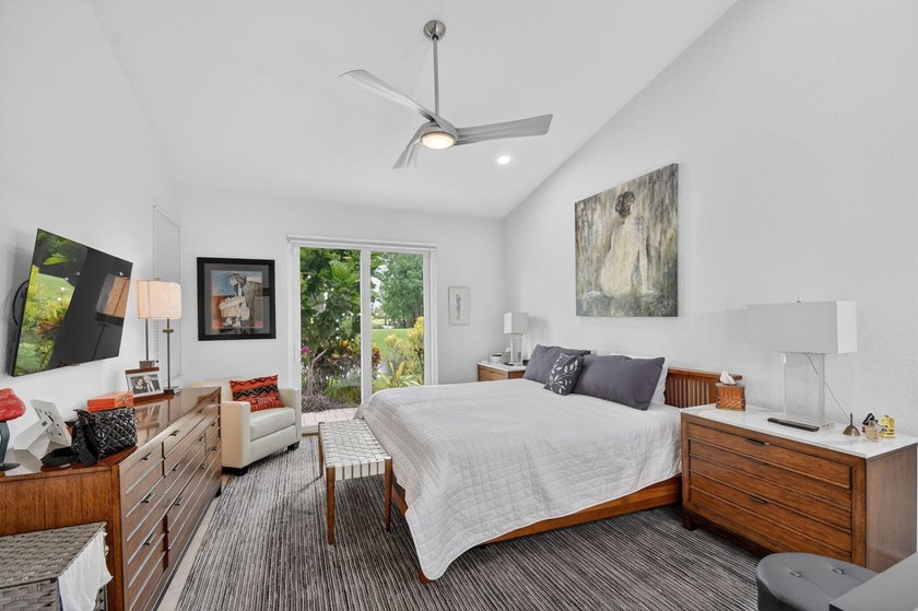 Get ready for Extraordinary! This Decorator/Designer Renovated - photo 27