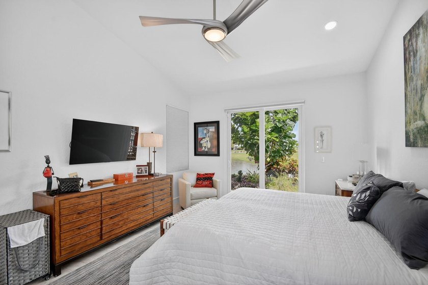 Get ready for Extraordinary! This Decorator/Designer Renovated - photo 28