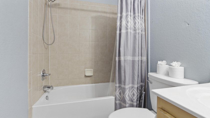 SHORT TERM RENTALS ALLOWED. Don't miss out on this freshly - photo 30