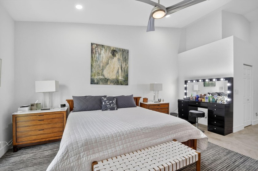 Get ready for Extraordinary! This Decorator/Designer Renovated - photo 30