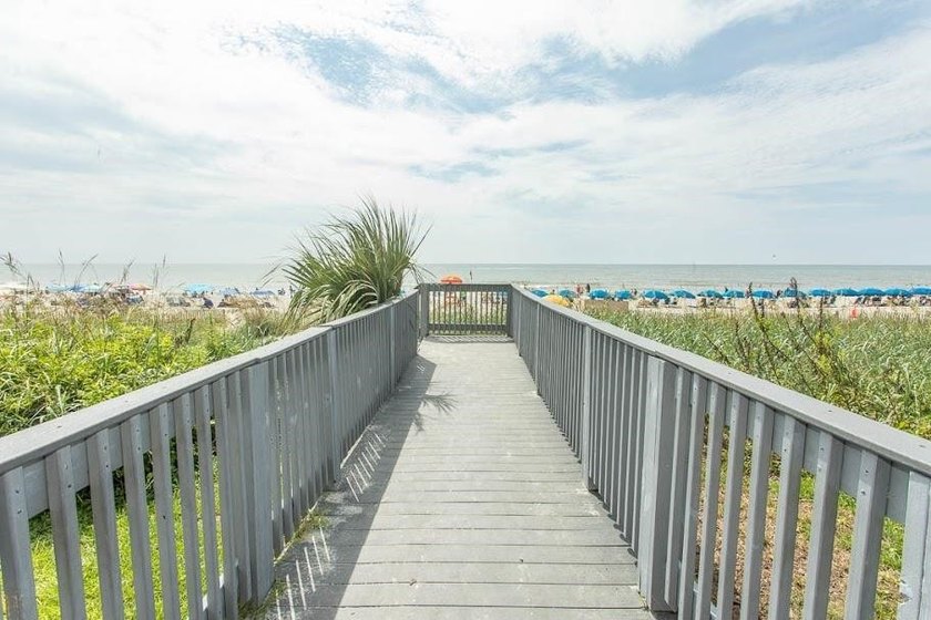 This one-bedroom condo comes fully furnished. It is perfect as a - photo 36