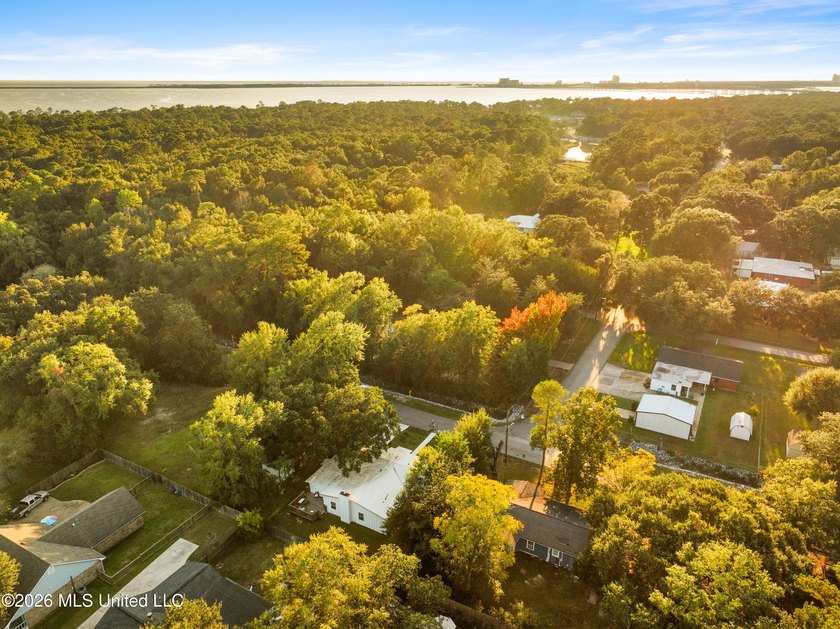 Welcome to 214 Simon Boulevard--where location, lifestyle, and - photo 38