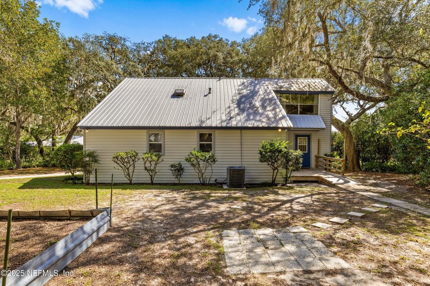 This immaculate and well loved lake home with additional cottage - photo 43