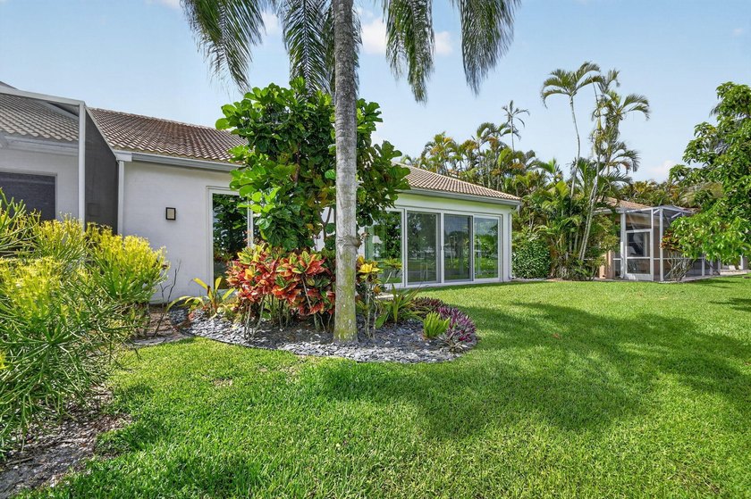 Get ready for Extraordinary! This Decorator/Designer Renovated - photo 49