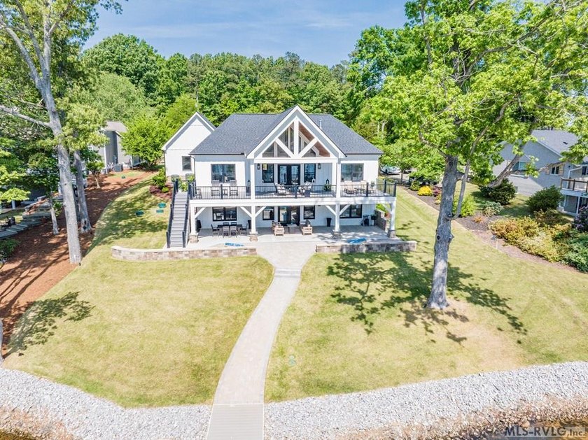 Luxury Lakefront Custom Home with dual living spaces Beautiful - photo 4
