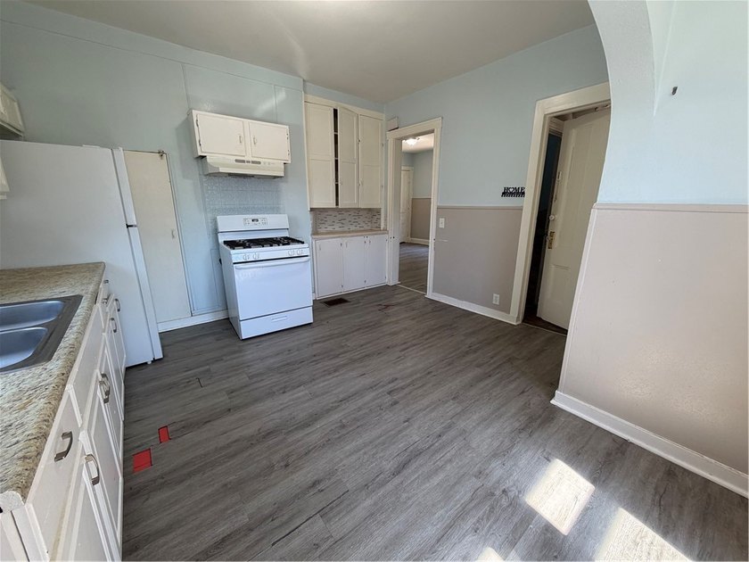 DEAL FELL THROUGH. NOT DUE TO THE PROPERTYpletely redone solid - photo 25