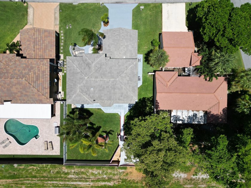 Over 3,000 Sq. Foot home in Riverglen of Coquina Lakes is 5 - photo 32