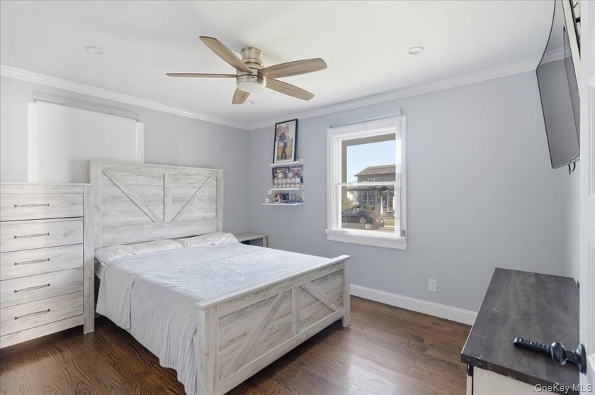 Welcome to this beautifully maintained and move-in ready ranch - photo 12
