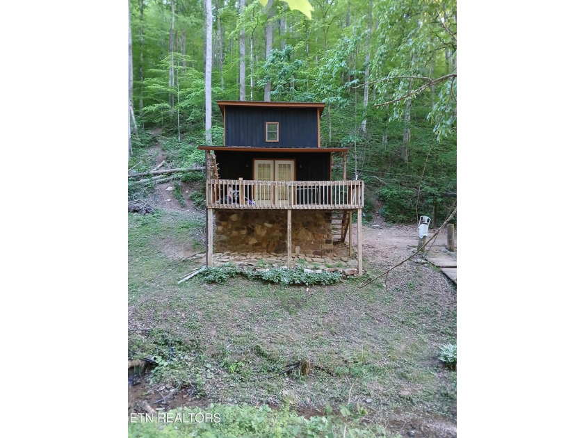 Escape to your own private mountain retreat with this - photo 6