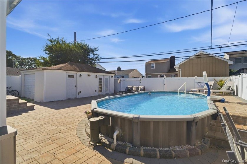 Welcome to this beautifully maintained and move-in ready ranch - photo 22