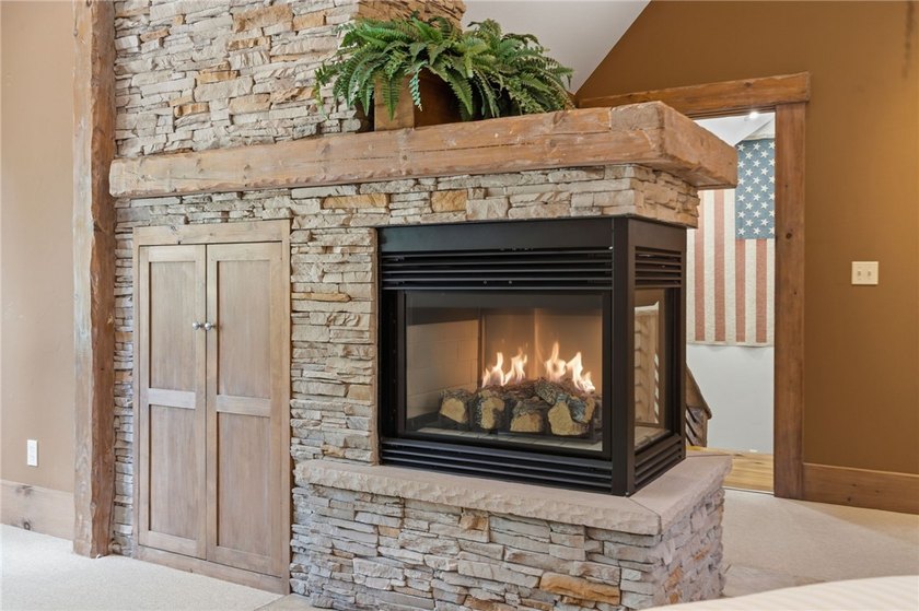 Remarkable Beaver Lake living in this custom built lake home - photo 29