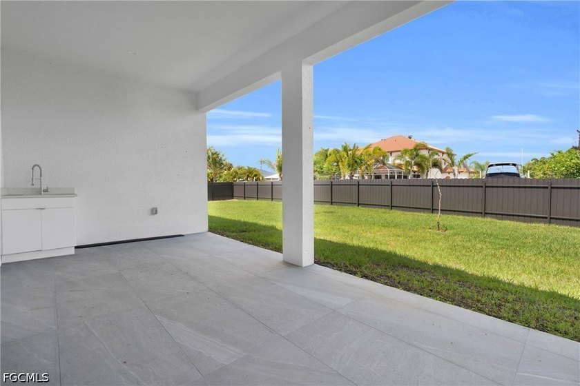 Welcome to this stunning newly constructed home in one of Cape - photo 35