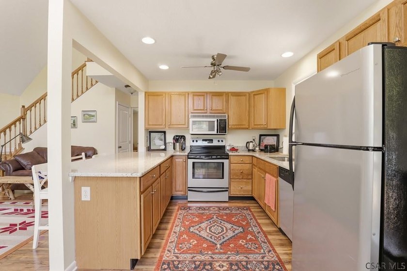 Beautifully remodeled from top to bottom, this exceptional - photo 8