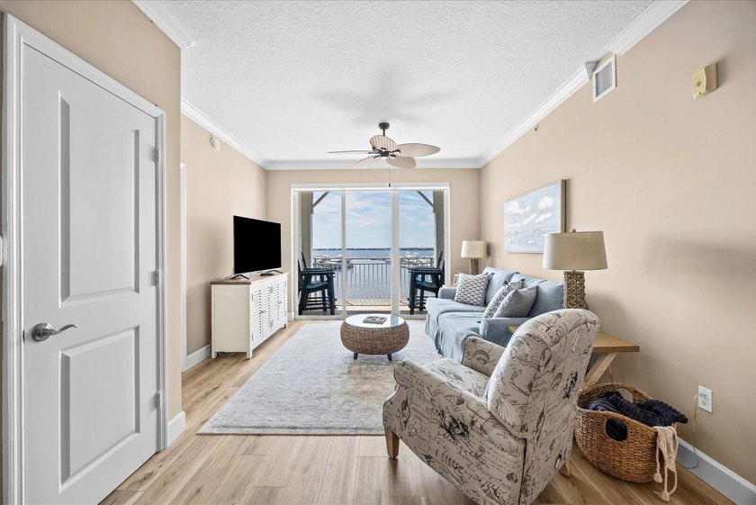 Waterfront condo living in the heart of Stuart's marina district - photo 9