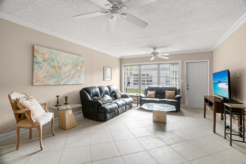 MUST SEE! 2 Bedroom,2 Bathroom Villa with 1-car garage. Garden - photo 12
