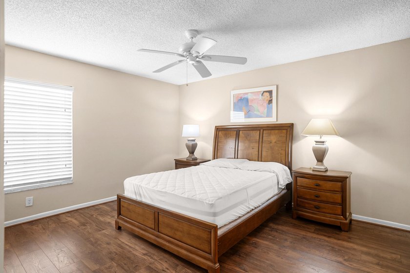 MUST SEE! 2 Bedroom,2 Bathroom Villa with 1-car garage. Garden - photo 14