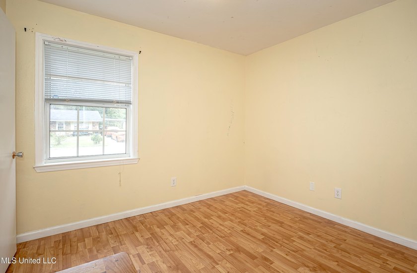 APPROVED SHORT SALE! 3 Bedrooms | 2 Bathrooms, Large bonus room - photo 24