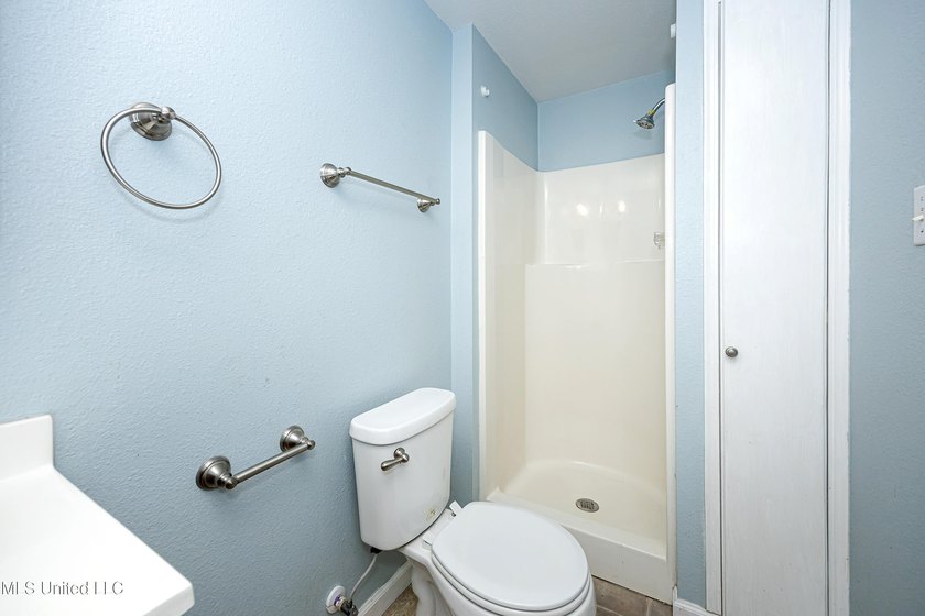 APPROVED SHORT SALE! 3 Bedrooms | 2 Bathrooms, Large bonus room - photo 37