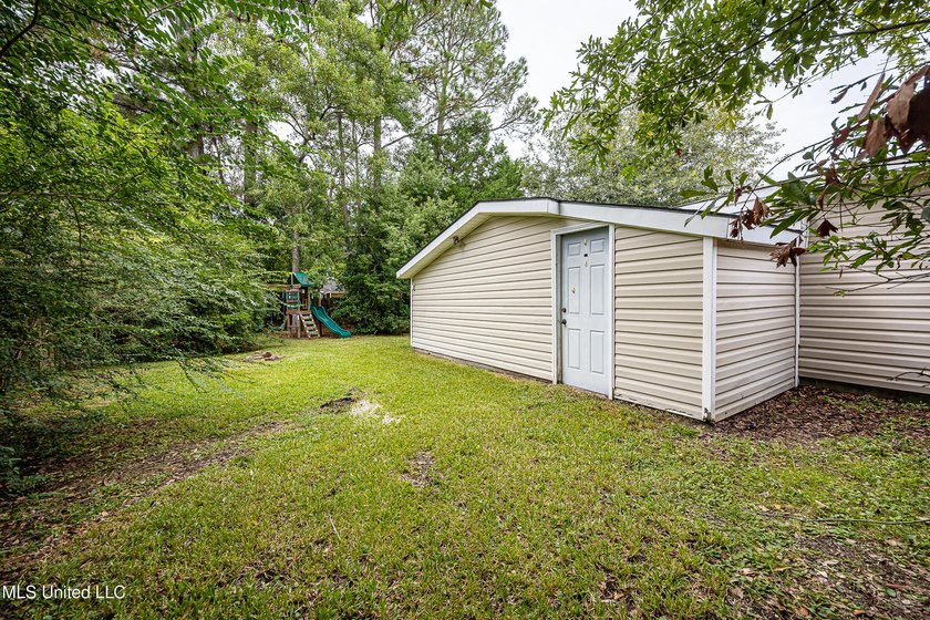 APPROVED SHORT SALE! 3 Bedrooms | 2 Bathrooms, Large bonus room - photo 39