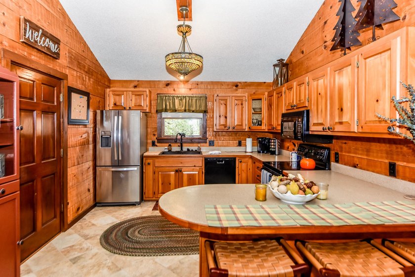 Nestled in Laurel Valley. This one-bedroom home offers a bonus - photo 6