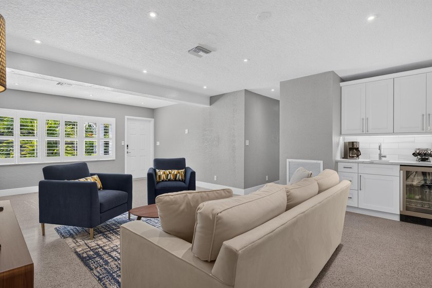 Spacious home with an open floor plan in the heart of Wilton - photo 15