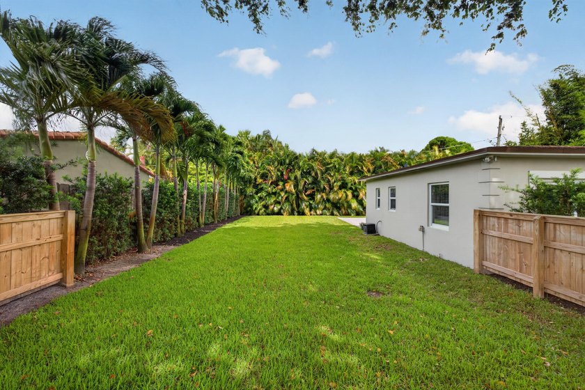 Spacious home with an open floor plan in the heart of Wilton - photo 33