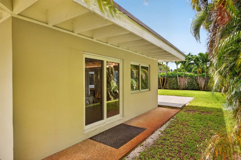 Spacious home with an open floor plan in the heart of Wilton - photo 38