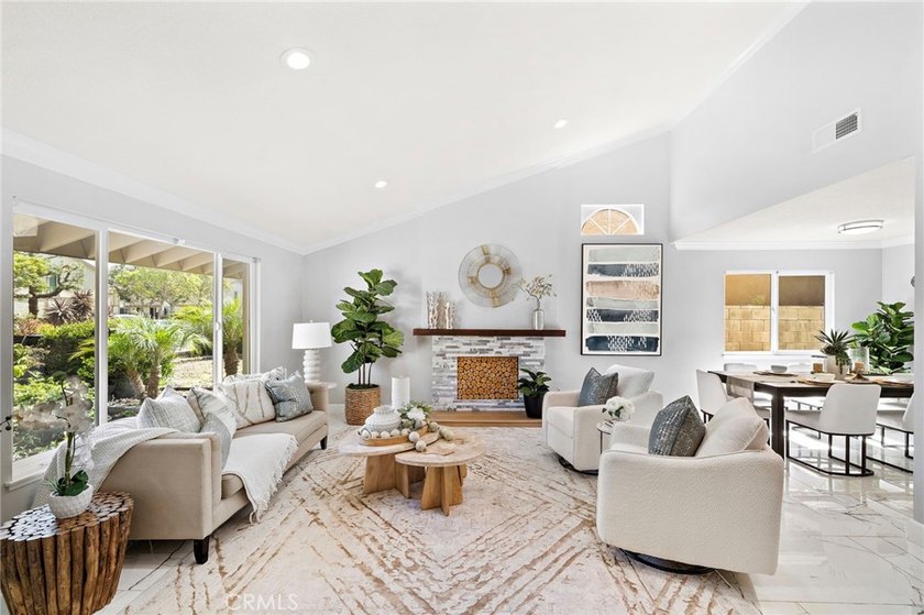 Welcome to this beautifully upgraded 6-bedroom, 3-bathroom home - photo 3