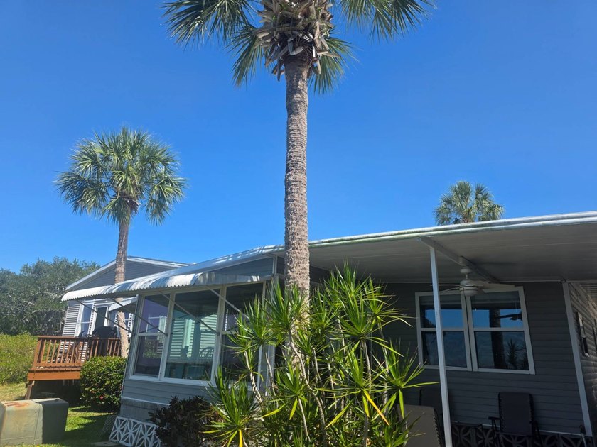 Unbeatable Value: Direct Waterfront Living on the Manatee River! - photo 9